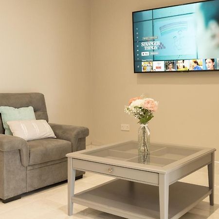 The View Apartment 2, Newry - Luxury Open Plan Apartment With City Views Buitenkant foto