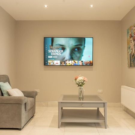 The View Apartment 2, Newry - Luxury Open Plan Apartment With City Views Buitenkant foto