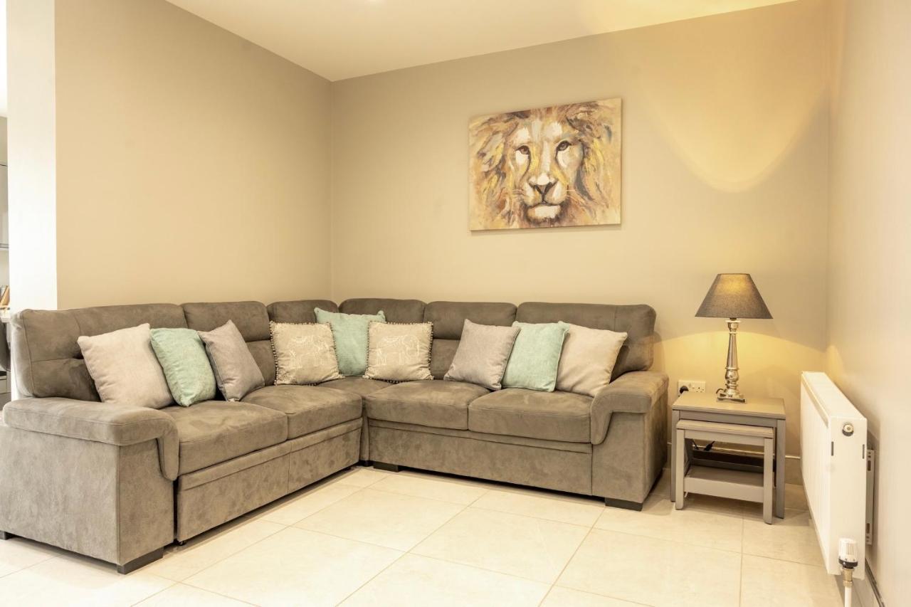 The View Apartment 2, Newry - Luxury Open Plan Apartment With City Views Buitenkant foto